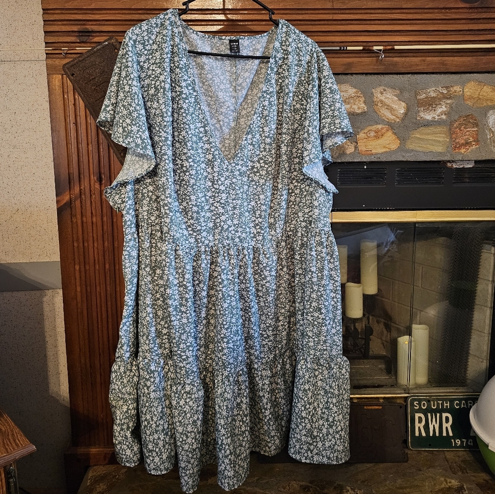 SHEIN Green Floral Midi Dressg
